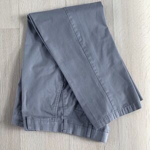 Croft & Barrow Men's Medium GrayChinos- size 32/30